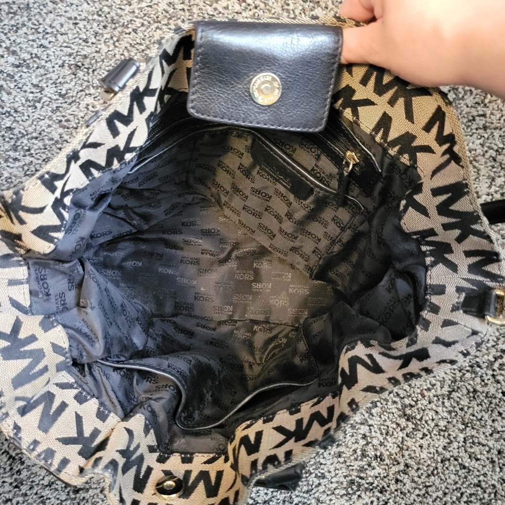 MICHAEL KORS tote - Picture 2 of 5